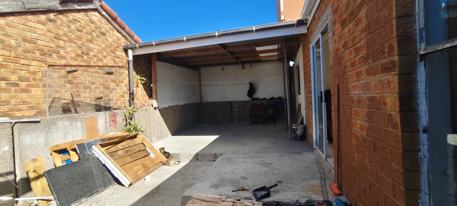 5 Bedroom Property for Sale in Westridge Western Cape